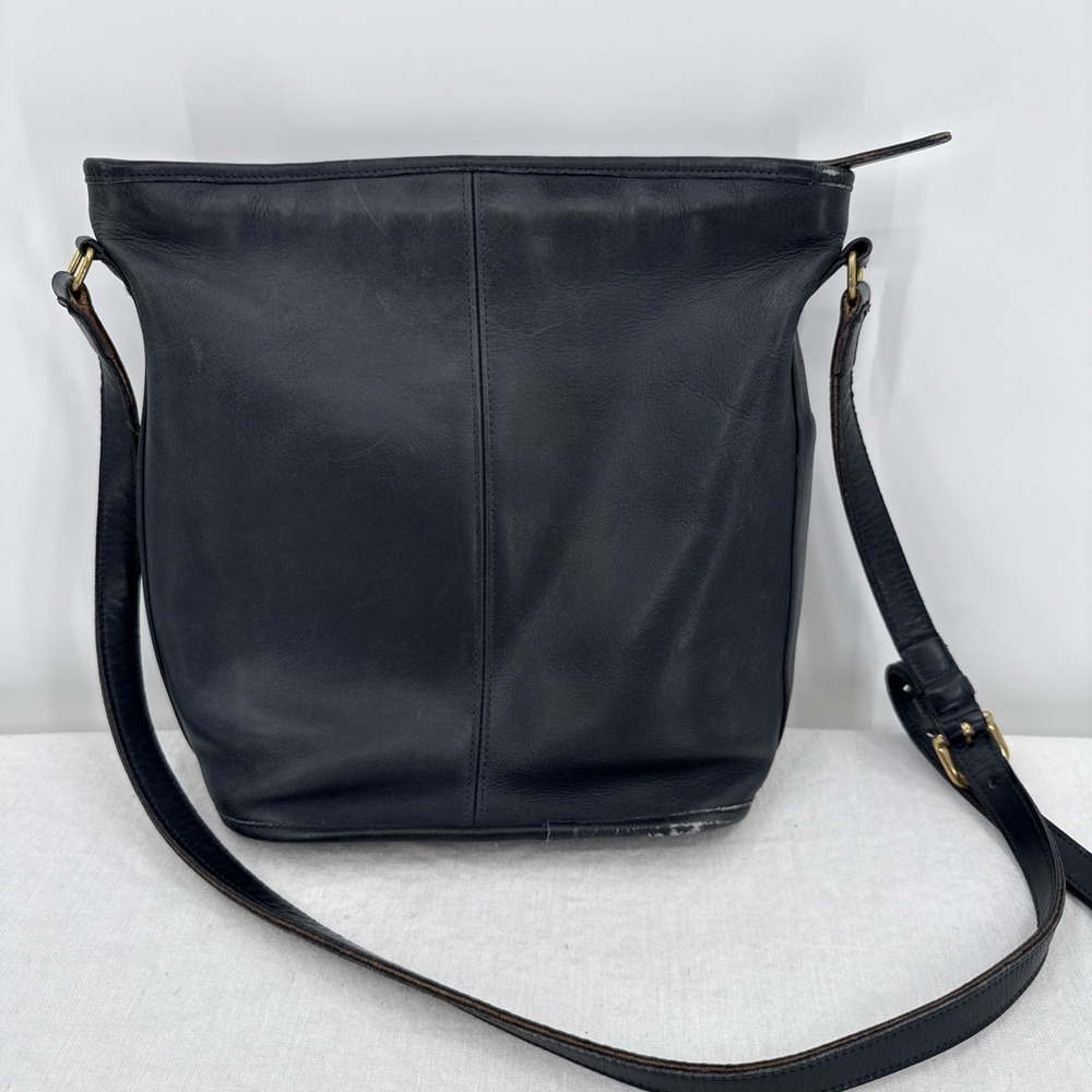 Vintage Coach Navy Blue Leather Flap Crossbody Handbag 0343-001 Made In USA